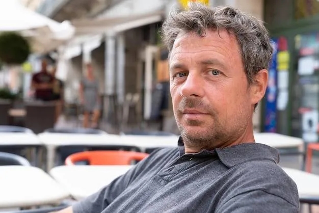 Czego oczekuje facet po 50? Kluczowe potrzeby w relacjach